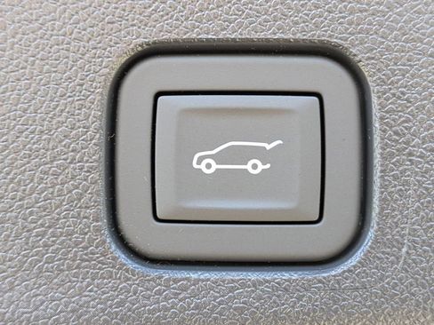 New 2026 Chevrolet Traverse High Country image 14