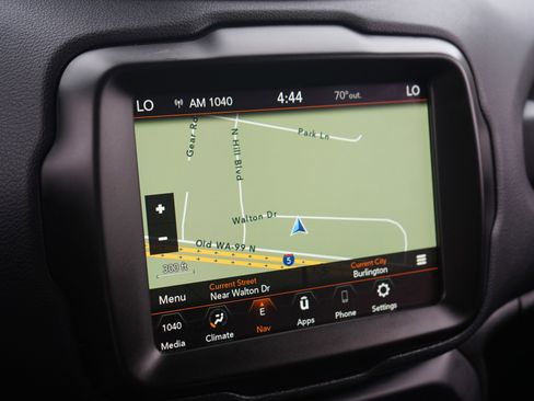 Used 2023 Jeep Renegade Latitude image 17