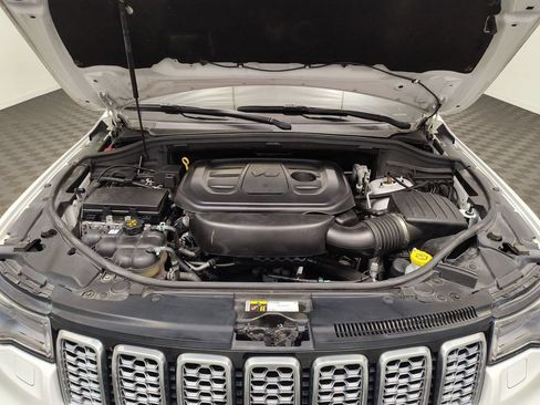 Used 2020 Jeep Grand Cherokee Summit AWD/4WD image 32
