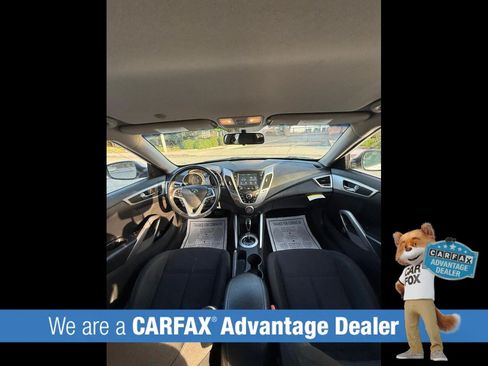 Used 2017 Hyundai Veloster FWD image 25