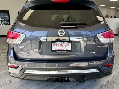 Used 2014 Nissan Pathfinder SV w/ Trailer Tow Package FWD image 8