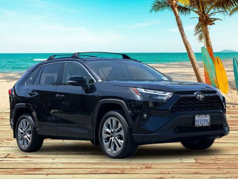 Used 2023 Toyota RAV4 XLE Premium FWD image 8