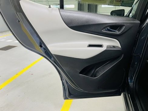 Used 2022 Chevrolet Equinox LT image 25