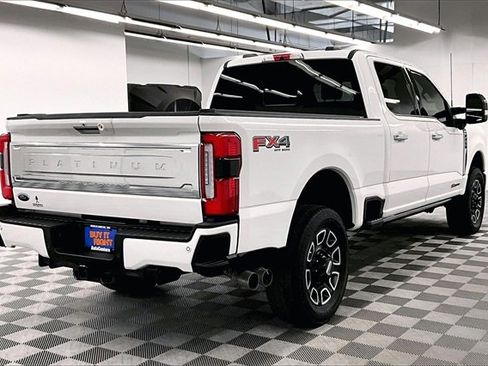 Used 2024 Ford F250 Platinum image 11