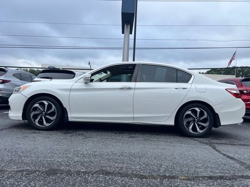 Used 2016 Honda Accord EX image 2