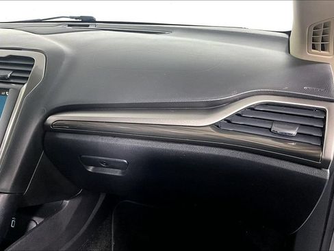 Used 2017 Ford Fusion SE w/ Fusion SE Technology Package AWD/4WD image 16