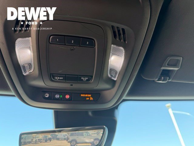 Used 2021 Buick Envision Essence AWD/4WD image 19