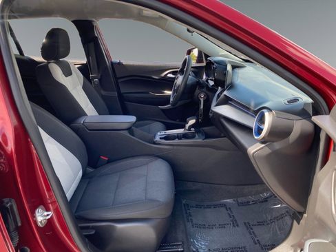 Used 2025 Chevrolet Trax LS FWD image 15