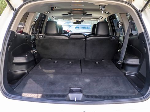 Used 2021 Honda Pilot Touring image 8