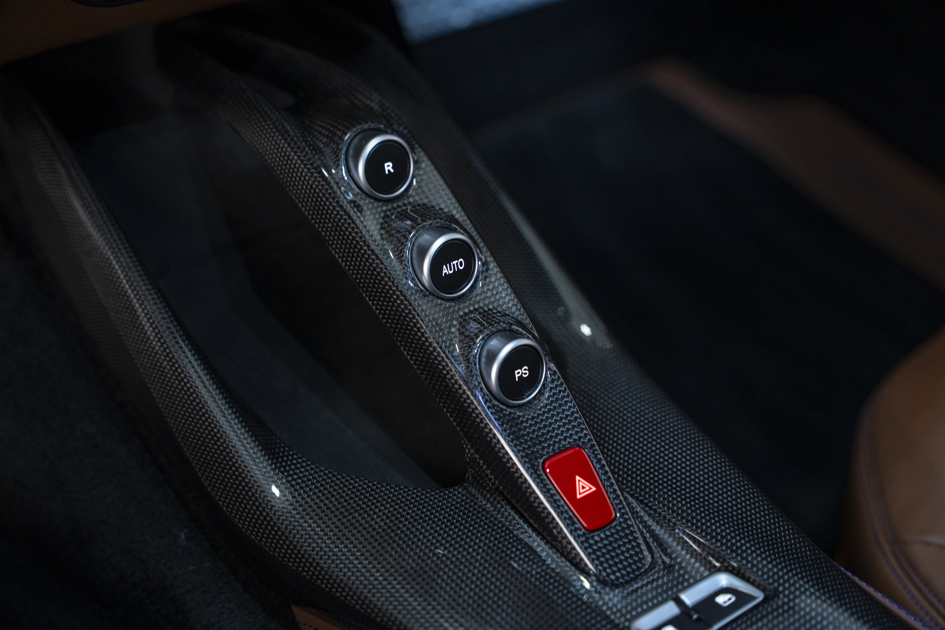 Used 2019 Ferrari 812 Superfast RWD image 38