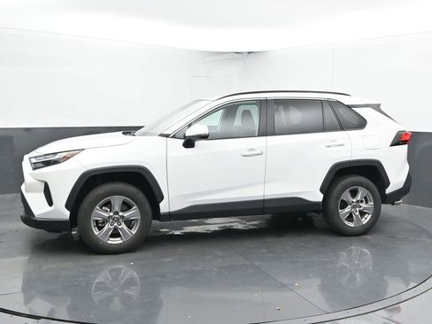 Used 2025 Toyota RAV4 XLE image 9