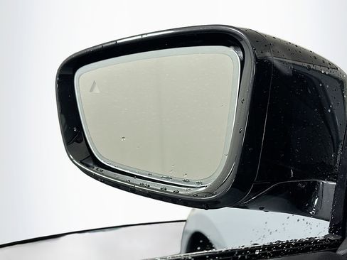 Used 2025 BMW 330i xDrive Sedan image 16