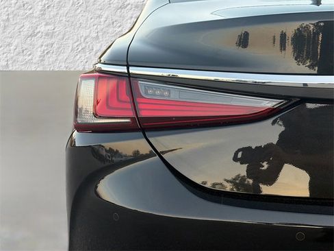 New 2025 Lexus ES 350 w/ Premium Package image 10