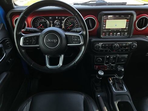 Used 2021 Jeep Gladiator Rubicon AWD/4WD image 12