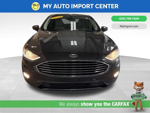 Used 2019 Ford Fusion SE w/ Equipment Group 151A image 2