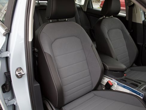 New 2026 Volkswagen Jetta SE image 35