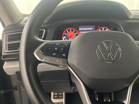 Used 2025 Volkswagen Atlas Peak Edition SE image 12