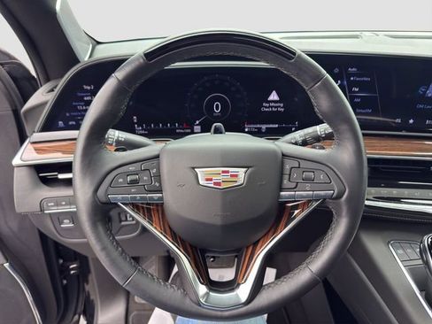 Used 2024 Cadillac Escalade Premium Luxury w/ Performance Package AWD/4WD image 10