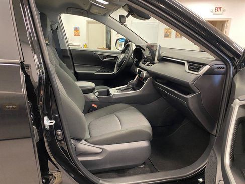 Used 2025 Toyota RAV4 XLE image 15
