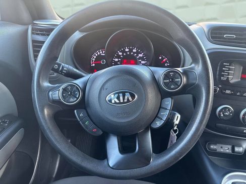 Used 2015 Kia Soul FWD image 22