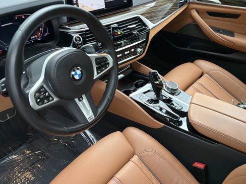 Used 2023 BMW M550i xDrive AWD/4WD image 34