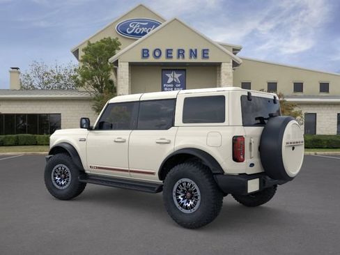 New 2026 Ford Bronco Outer Banks w/ Sasquatch Package AWD/4WD image 4