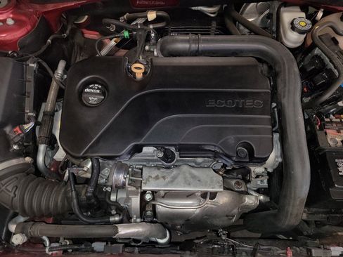 Used 2018 Chevrolet Malibu LT FWD image 30
