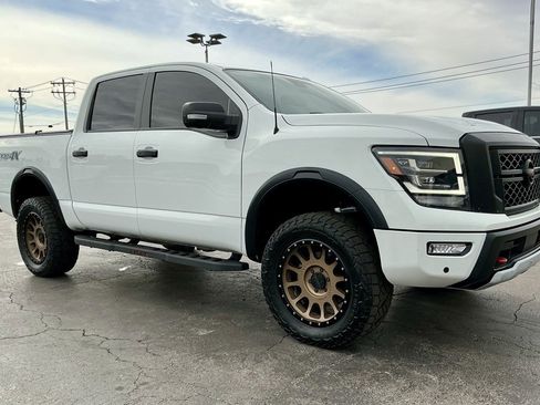 Used 2021 Nissan Titan PRO-4X w/ Pro-4x Convenience Package image 6