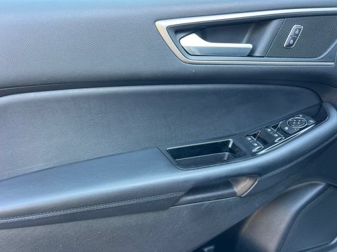 Used 2018 Ford Edge SEL w/ Equipment Group 201A FWD image 10