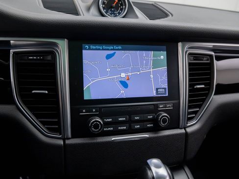 Used 2017 Porsche Macan image 26