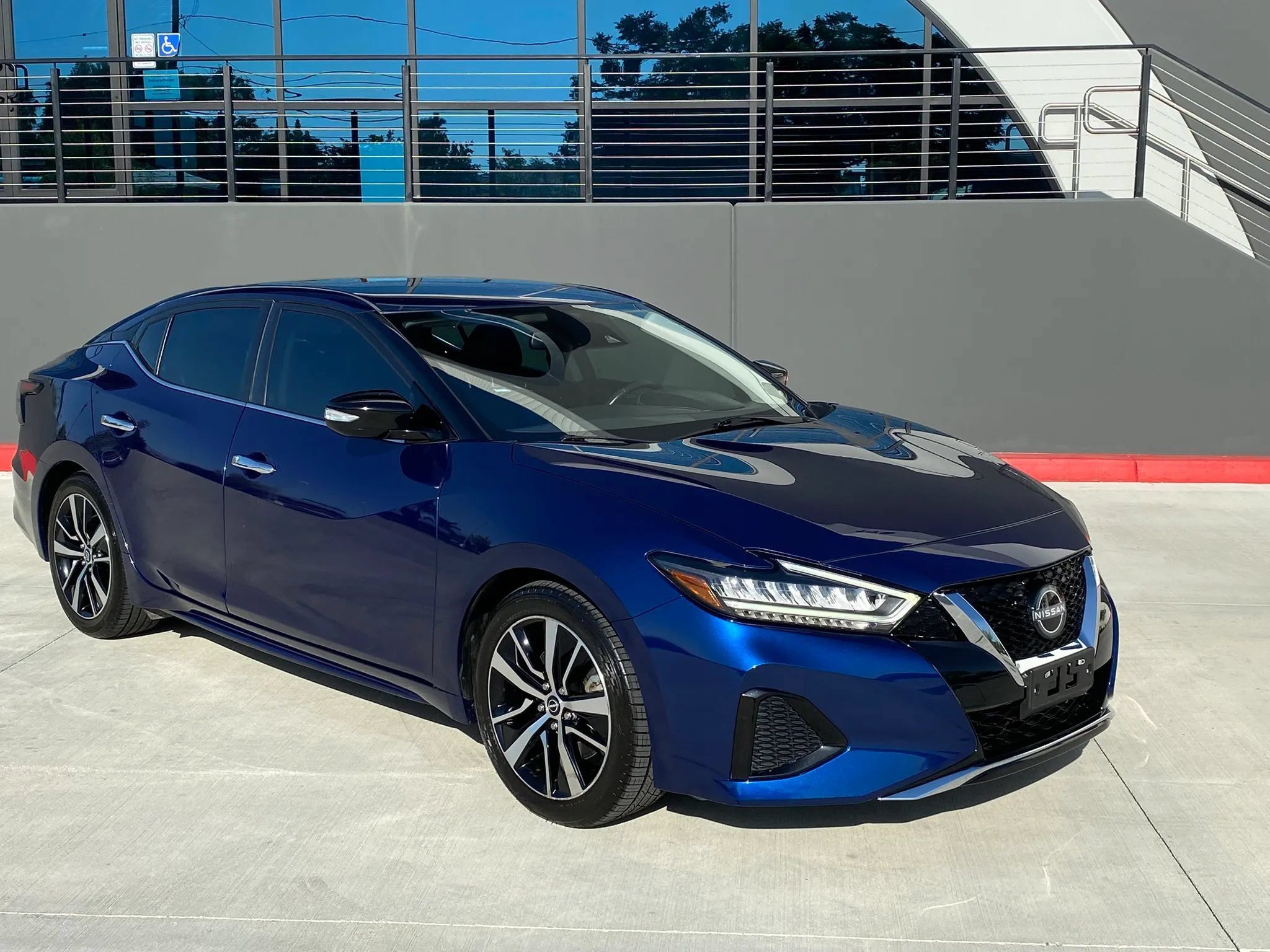 Used 2023 Nissan Maxima SV w/ Floor Mat Group FWD image 17
