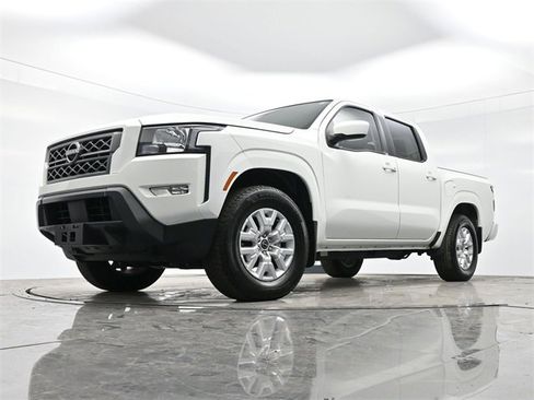 Used 2024 Nissan Frontier SV w/ SV Convenience Package image 23