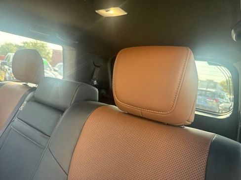 Used 2025 Lexus GX 550 AWD/4WD image 7
