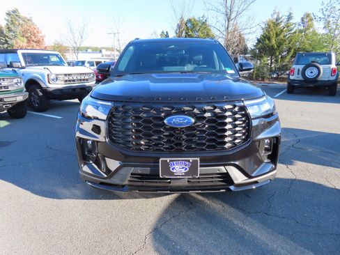 New 2026 Ford Explorer ST-Line w/ ST-Line Street Pack image 2