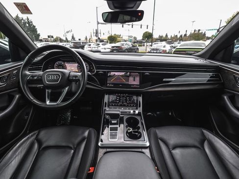 Used 2019 Audi Q8 Premium Plus w/ Premium Plus AWD/4WD image 24