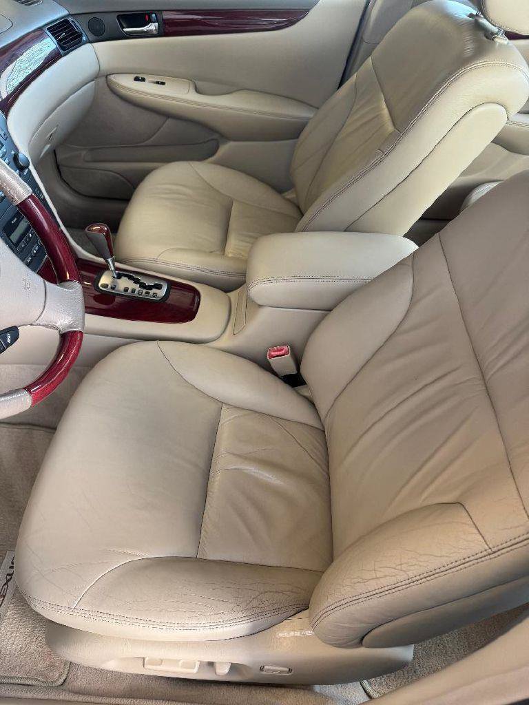 Used 2002 Lexus ES 330 FWD image 25