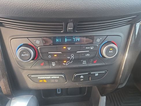 Used 2018 Ford Escape SE w/ Ford Safe & Smart Package image 19