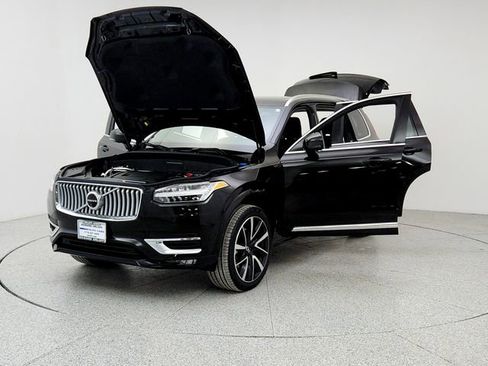Certified 2025 Volvo XC90 B6 Plus w/ Protection Package image 9