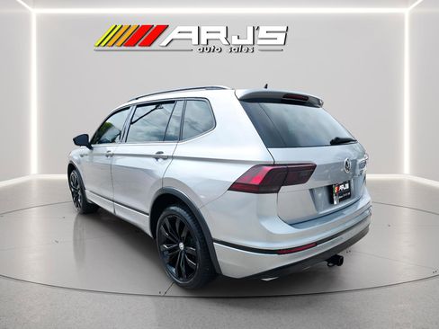 Used 2020 Volkswagen Tiguan SE R-Line image 3