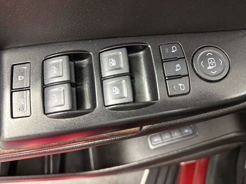 Used 2020 GMC Yukon XL SLT AWD/4WD image 18