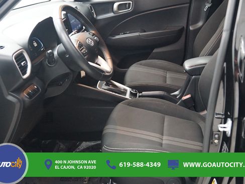 Used 2023 Hyundai Venue SEL w/ Cargo Package FWD image 9