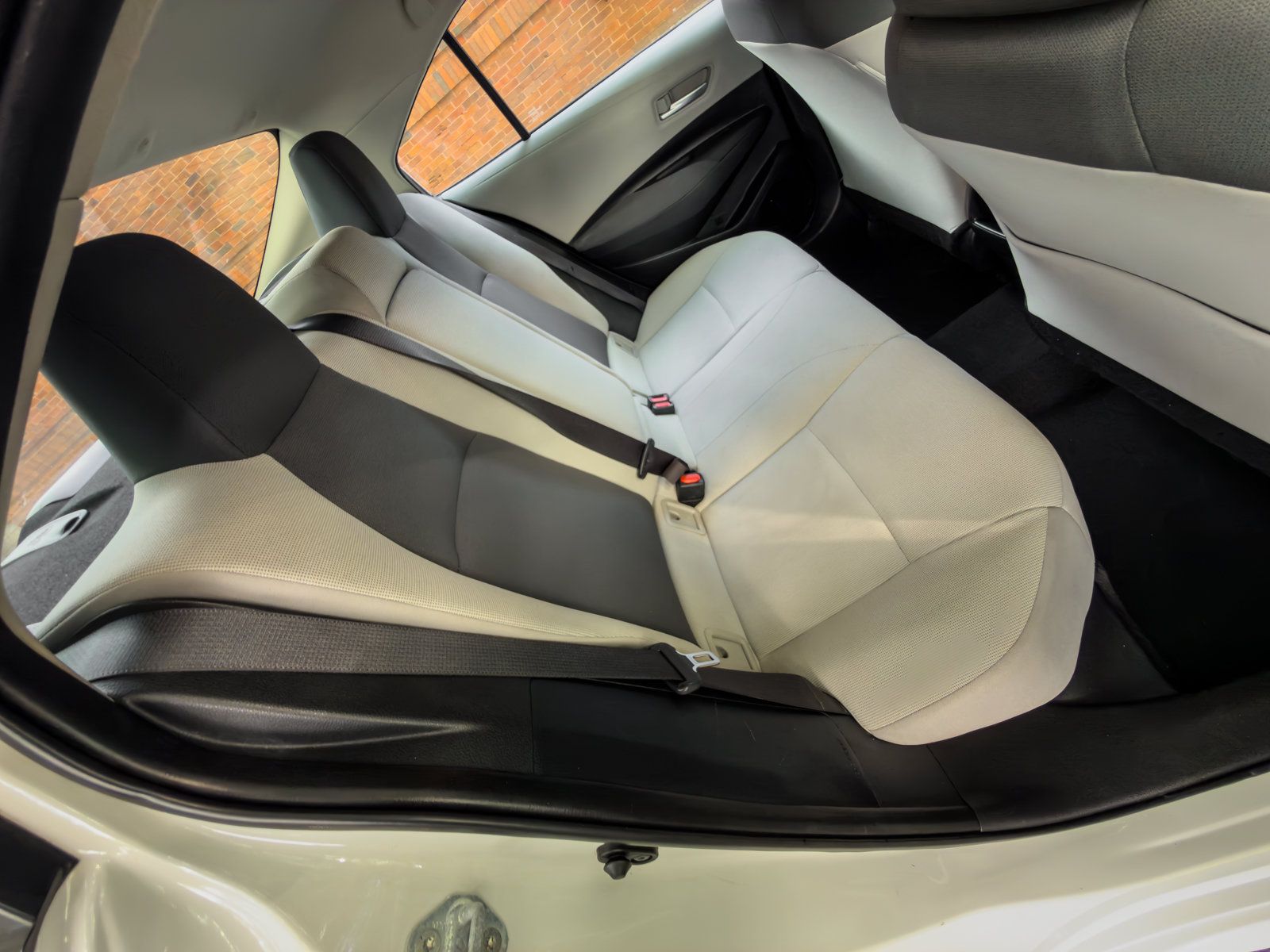 Used 2021 Toyota Corolla LE FWD image 16