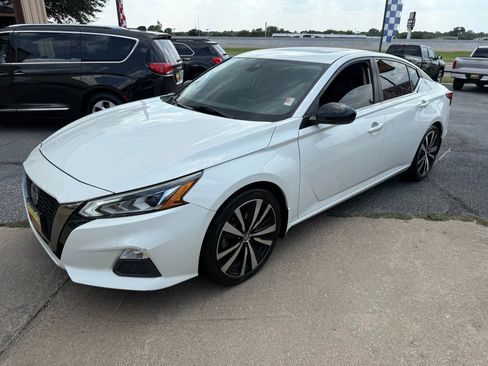 Used 2020 Nissan Altima 2.5 SR w/ Premium Package image 1