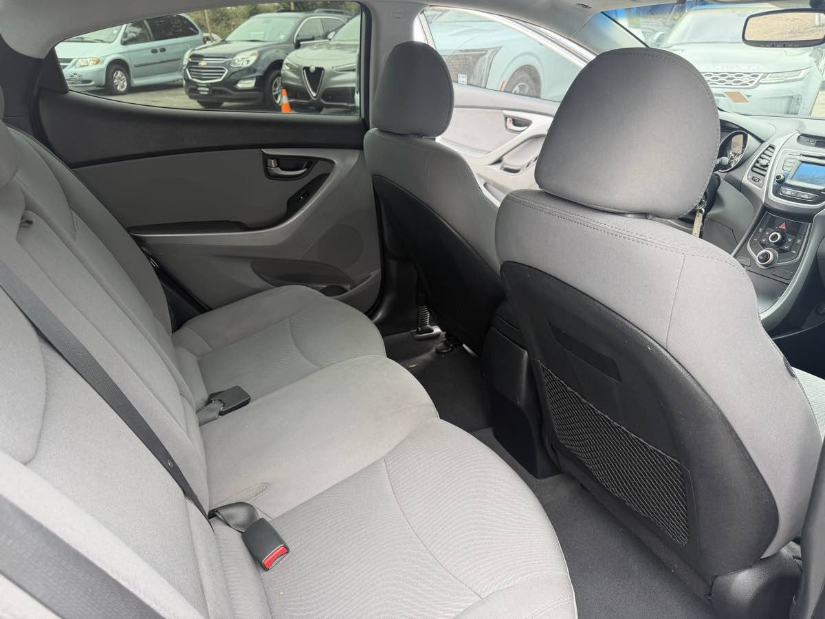 Used 2015 Hyundai Elantra SE w/ Option Group 02 FWD image 25