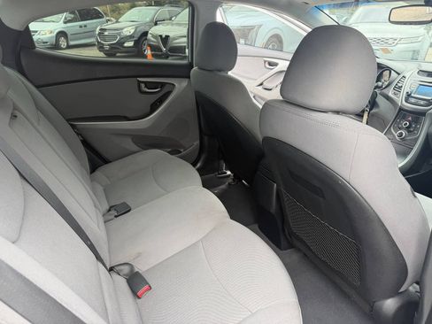 Used 2015 Hyundai Elantra SE w/ Option Group 02 FWD image 25