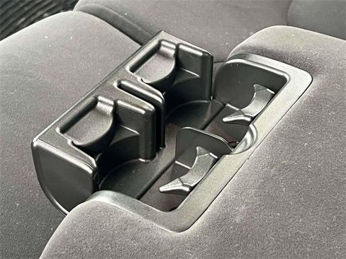 Used 2017 Nissan Armada SV image 12