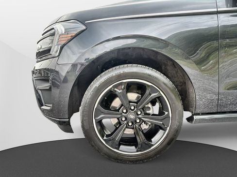 Used 2024 Ford Expedition Limited AWD/4WD image 14