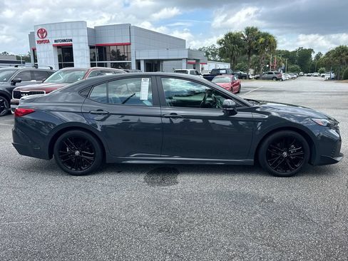 Used 2025 Toyota Camry SE FWD image 2
