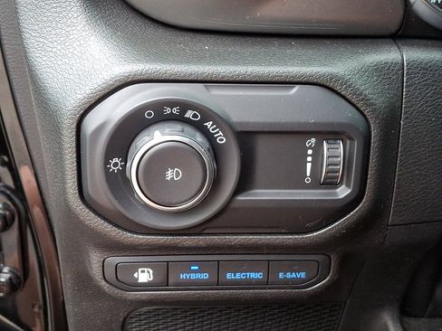 Certified 2023 Jeep Wrangler Unlimited w/ Convenience Group AWD/4WD image 25