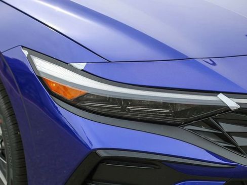 New 2026 Hyundai Elantra Limited FWD image 5